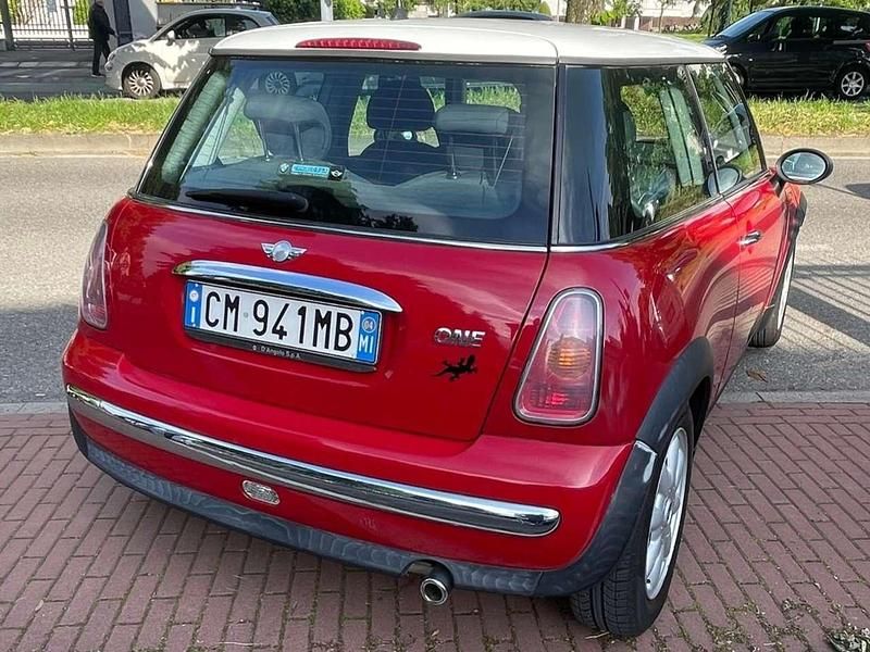 Usata Mini ONE 90 CV (66 kW) 2004 Rosso Utilitaria