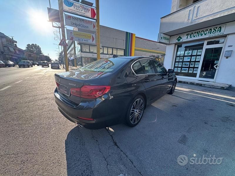 Usata BMW 520 Luxury Line 190 CV (139 kW) 2017 Nero Berlina