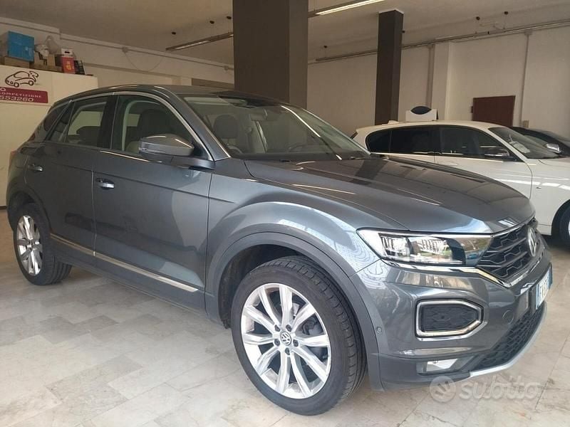 Usata VW T-Roc Advance 150 CV (110 kW) 2019 Grigio SUV