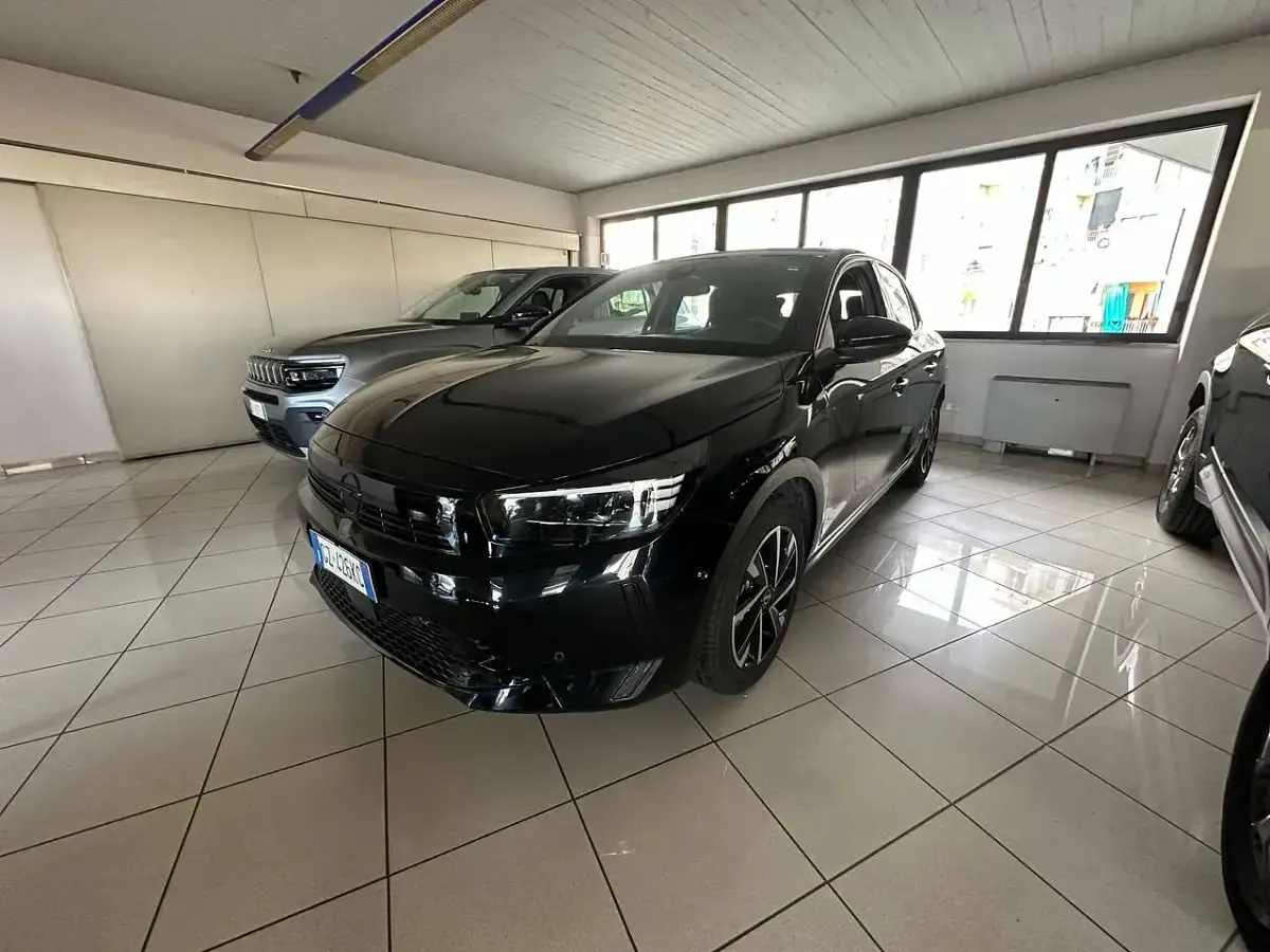 Usata Opel Corsa 101 CV (74 kW) 2025 Nero Utilitaria
