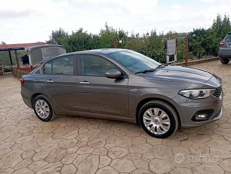Usata Fiat Tipo Easy 95 CV (69 kW) 2017 Grigio Berlina
