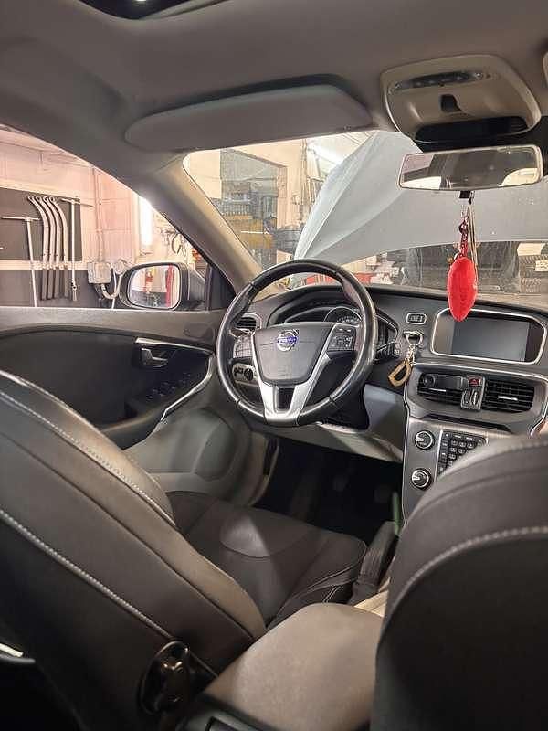 Usata Volvo V40 Business Edition 120 CV (88 kW) 2016 Berlina