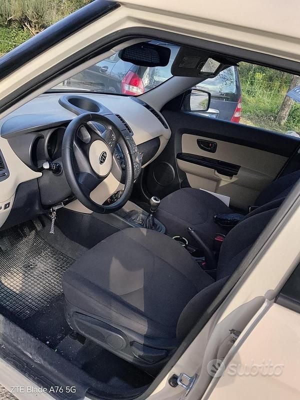 Usata Kia Soul 128 CV (94 kW) 2010 Bianco SUV