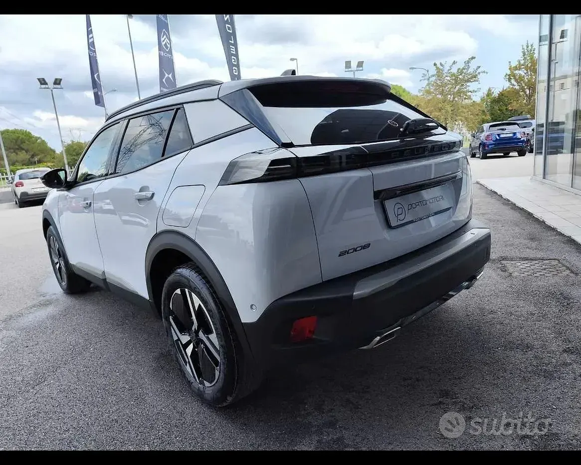 Neu Peugeot 2008 Allure 130 PS (95 kW) 2025 Weiß SUV