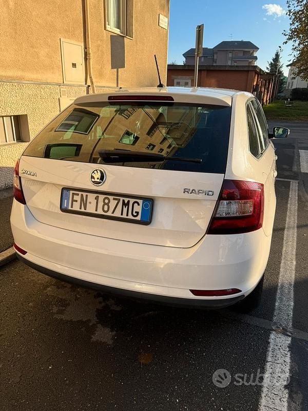 Usata Skoda Rapid Executive 90 CV (66 kW) 2018 Bianco Berlina