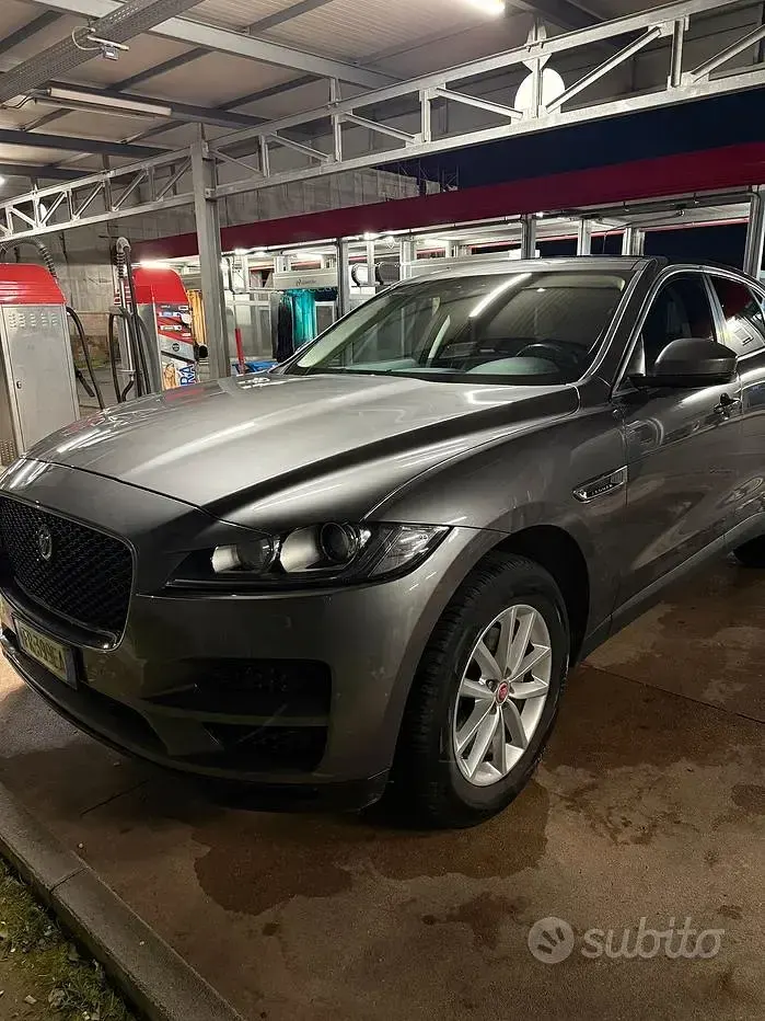 Usata Jaguar F-Pace 180 CV (132 kW) 2018 Grigio SUV
