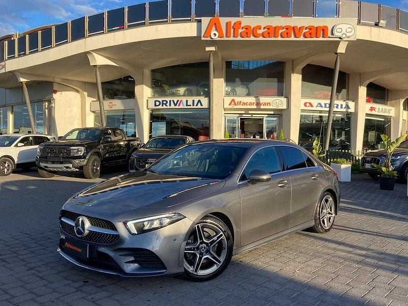 Grigio Usata 2020 Mercedes A200 AMG line Tre volumi | 23.900 € (Super prezzo) - Immagine 1/4