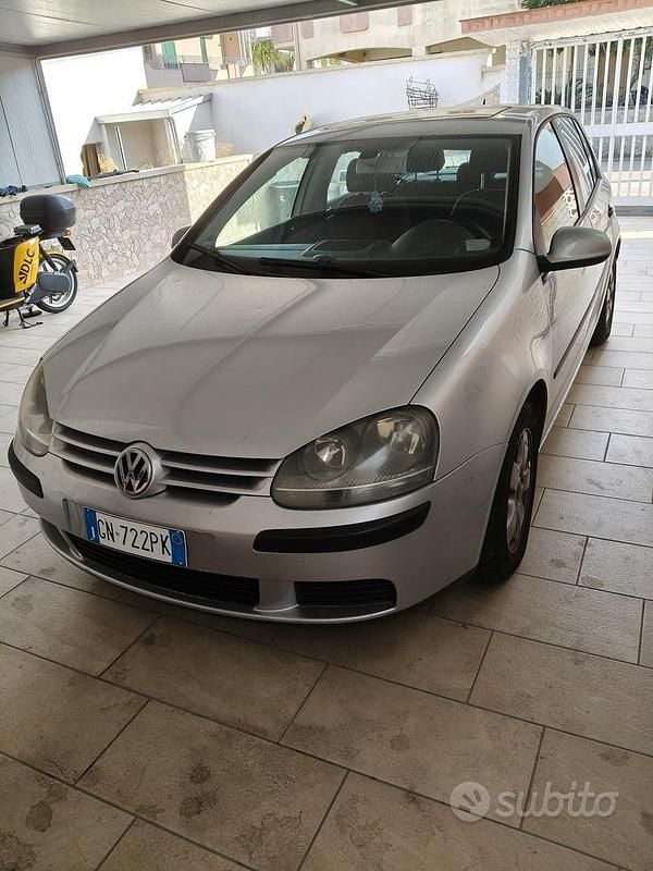 Usata VW Golf V 75 CV (55 kW) 2004 Grigio Berlina
