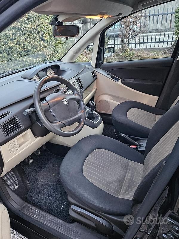 Usata Lancia Musa 77 CV (56 kW) 2007 Monovolume