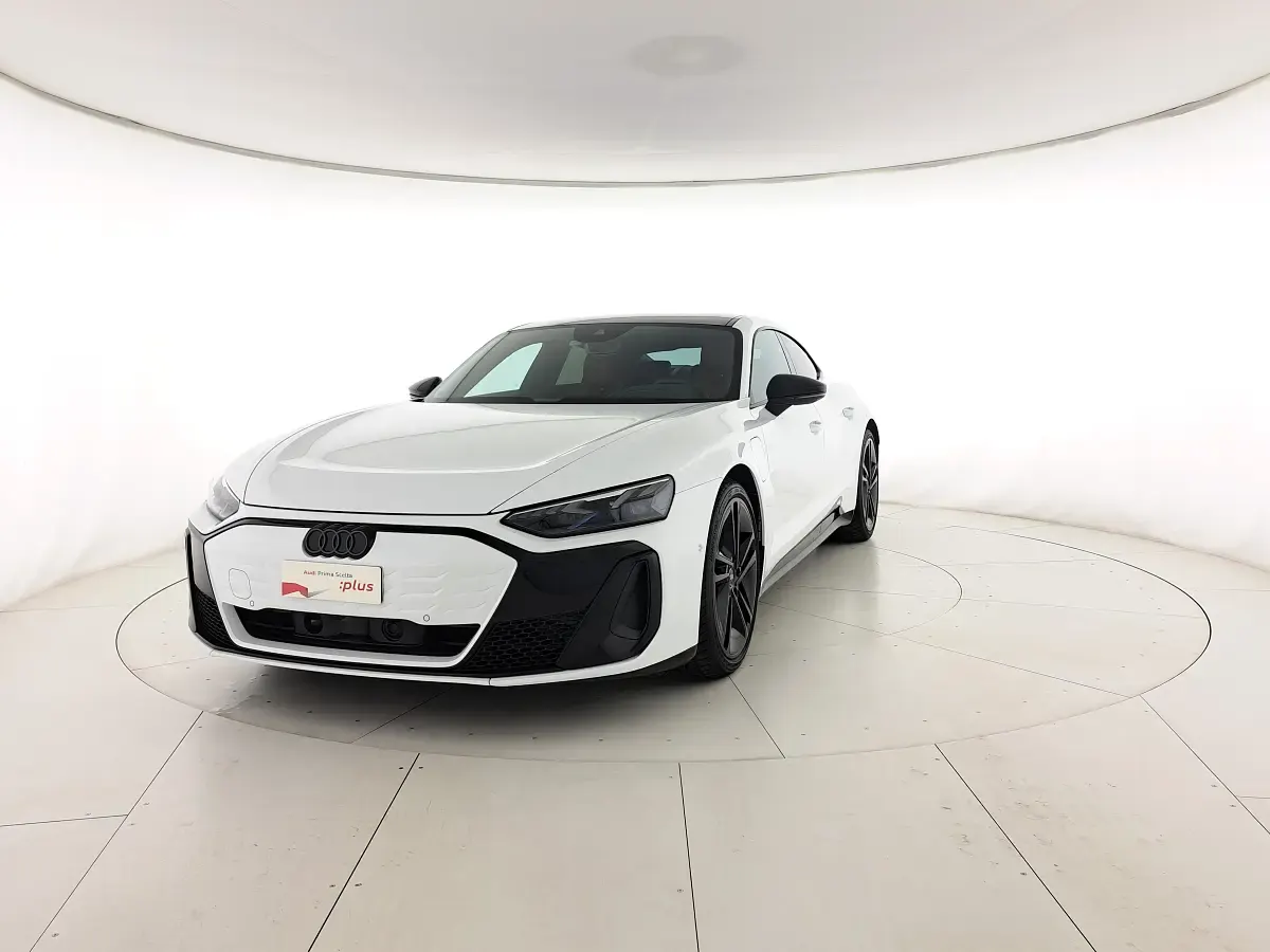 Usata Audi e-tron GT quattro Ambiente 430 kW (585 CV) 2025 Bianco arkona Berlina