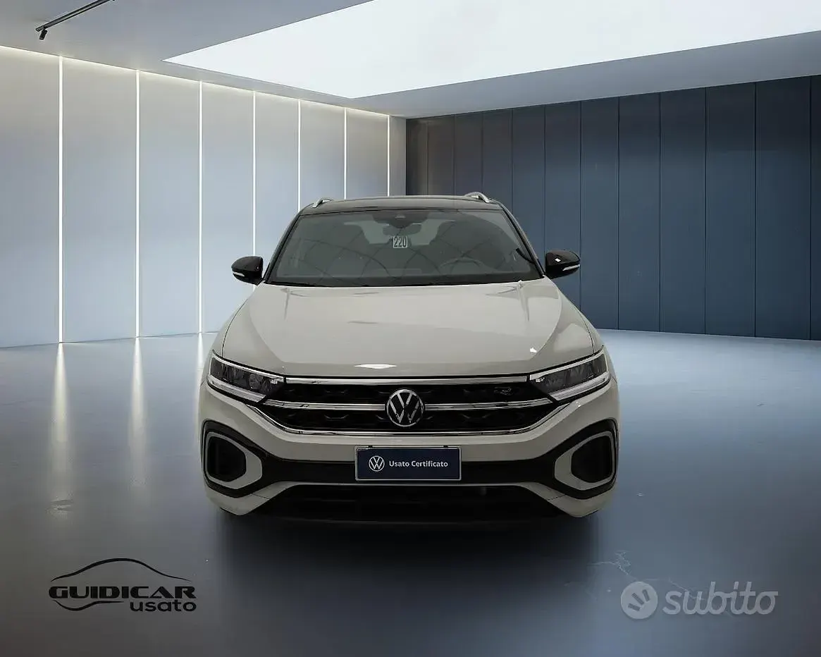 Usata VW T-Roc R-line 150 CV (110 kW) 2023 Giallo SUV