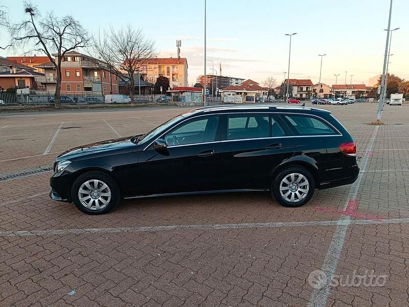 Usata Mercedes E200 Executive 136 CV (100 kW) 2014 Nero Station wagon