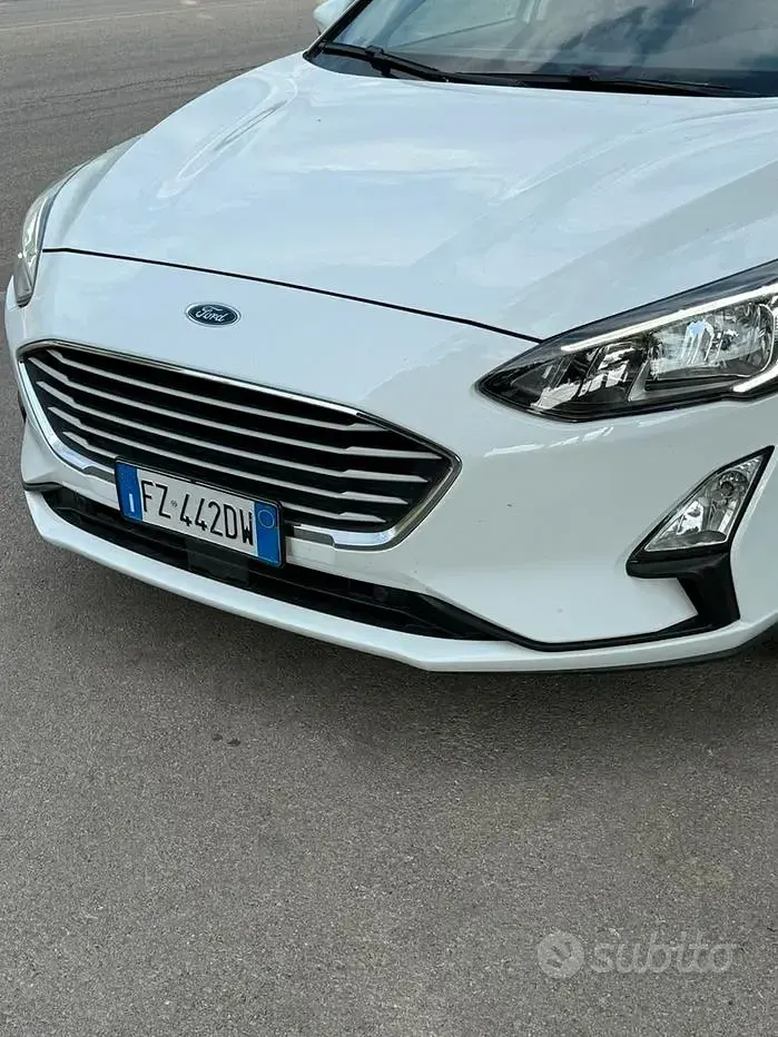 Usata Ford Focus 120 CV (88 kW) 2019 Bianco Station wagon