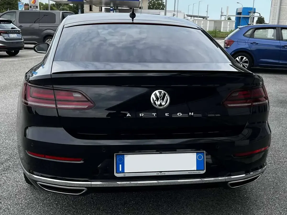 Usata VW Arteon Sportline 190 CV (139 kW) 2020 Deep black perlato Berlina