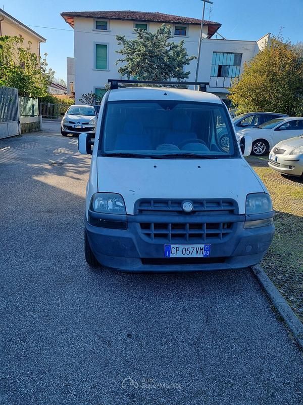 Usata Fiat Doblò 105 CV (77 kW) 2004 Monovolume