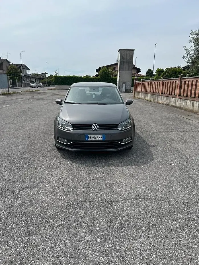 Usata VW Polo 75 CV (55 kW) 2017 Grigio Berlina