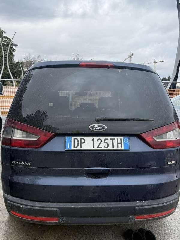 Usata Ford Galaxy Ghia 140 CV (102 kW) 2008 Blu/azzurro Monovolume