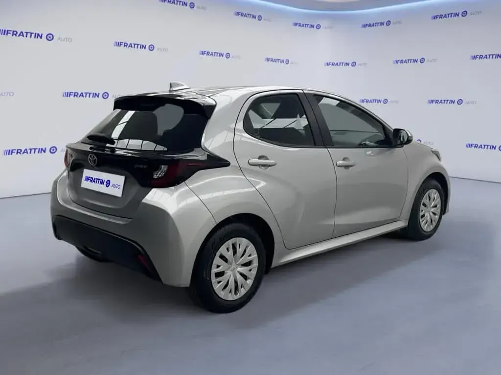 Usata Toyota Yaris Hybrid Active 172 CV (126 kW) 2025 Nero Utilitaria