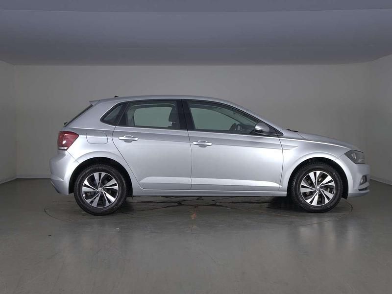 Usata VW Polo Comfortline 95 CV (69 kW) 2020 Argento riflesso metallizzato Utilitaria