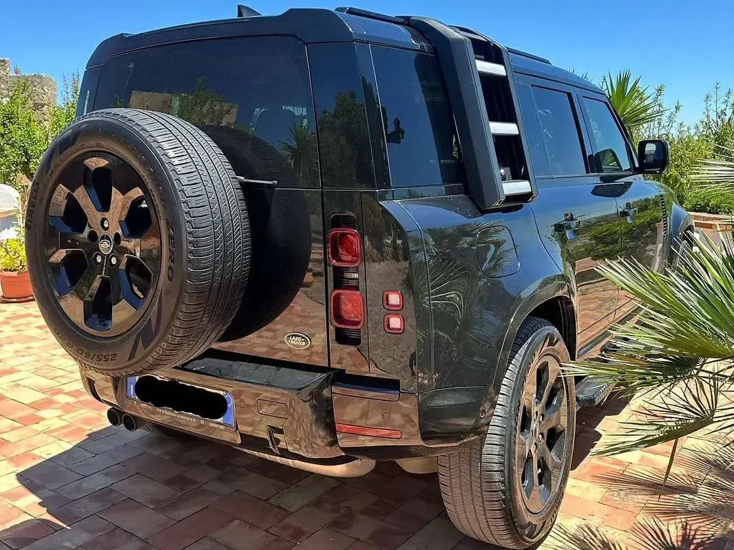 Usata Land Rover Defender SE 200 CV (147 kW) 2021 Nero SUV