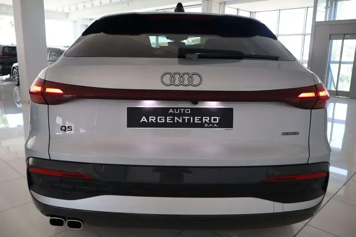 Usata Audi Q5 Advanced 204 CV (150 kW) 2025 Argento urban met SUV