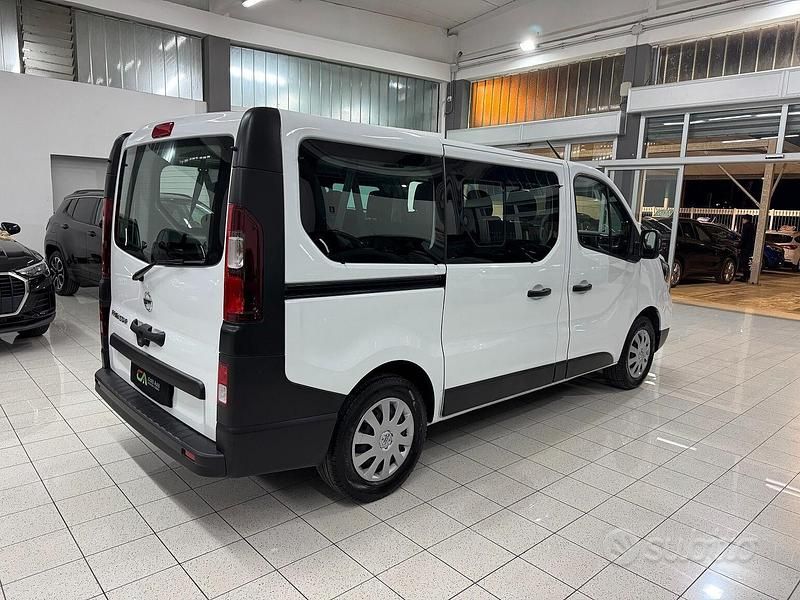 Usata Renault Trafic 110 CV (80 kW) 2023 Bianco Monovolume