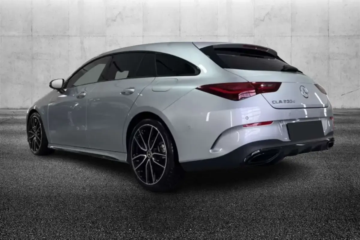 Usata Mercedes CLA200 AMG Line Premium 150 CV (110 kW) 2025 Argento Station wagon