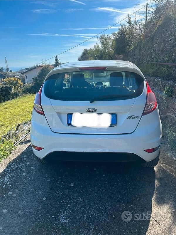 Usata Ford Fiesta 2016 Bianco Berlina