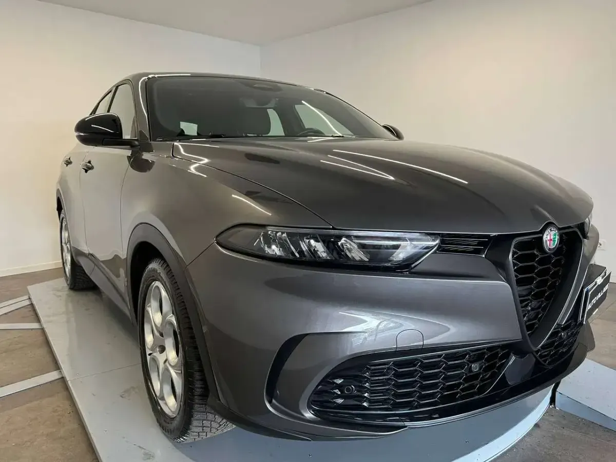 Usata Alfa Romeo Tonale Sprint 131 CV (96 kW) 2023 Grigio vesuvio SUV