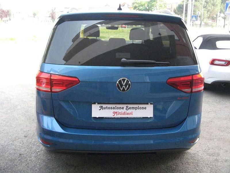 Usata VW Touran Business 122 CV (89 kW) 2021 Island blue Monovolume