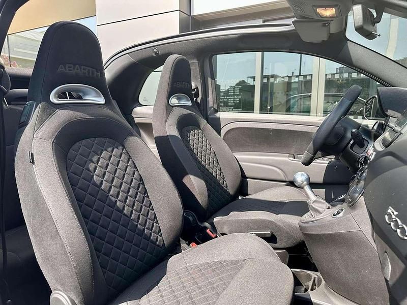 Usata Abarth 695C 179 CV (131 kW) 2024 Grigio scuro Cabrio