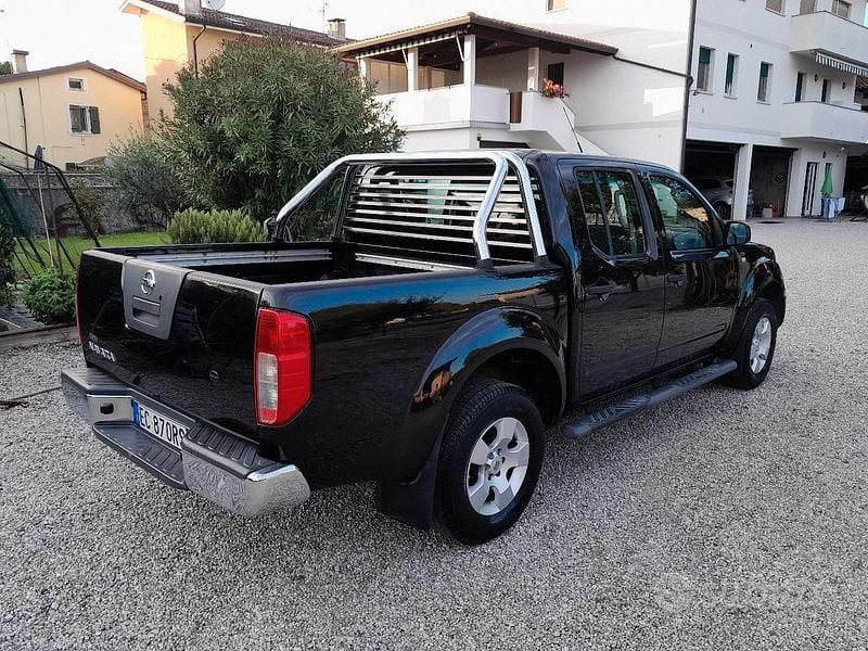 Usata Nissan Navarra 170 CV (125 kW) 2007 Nero SUV