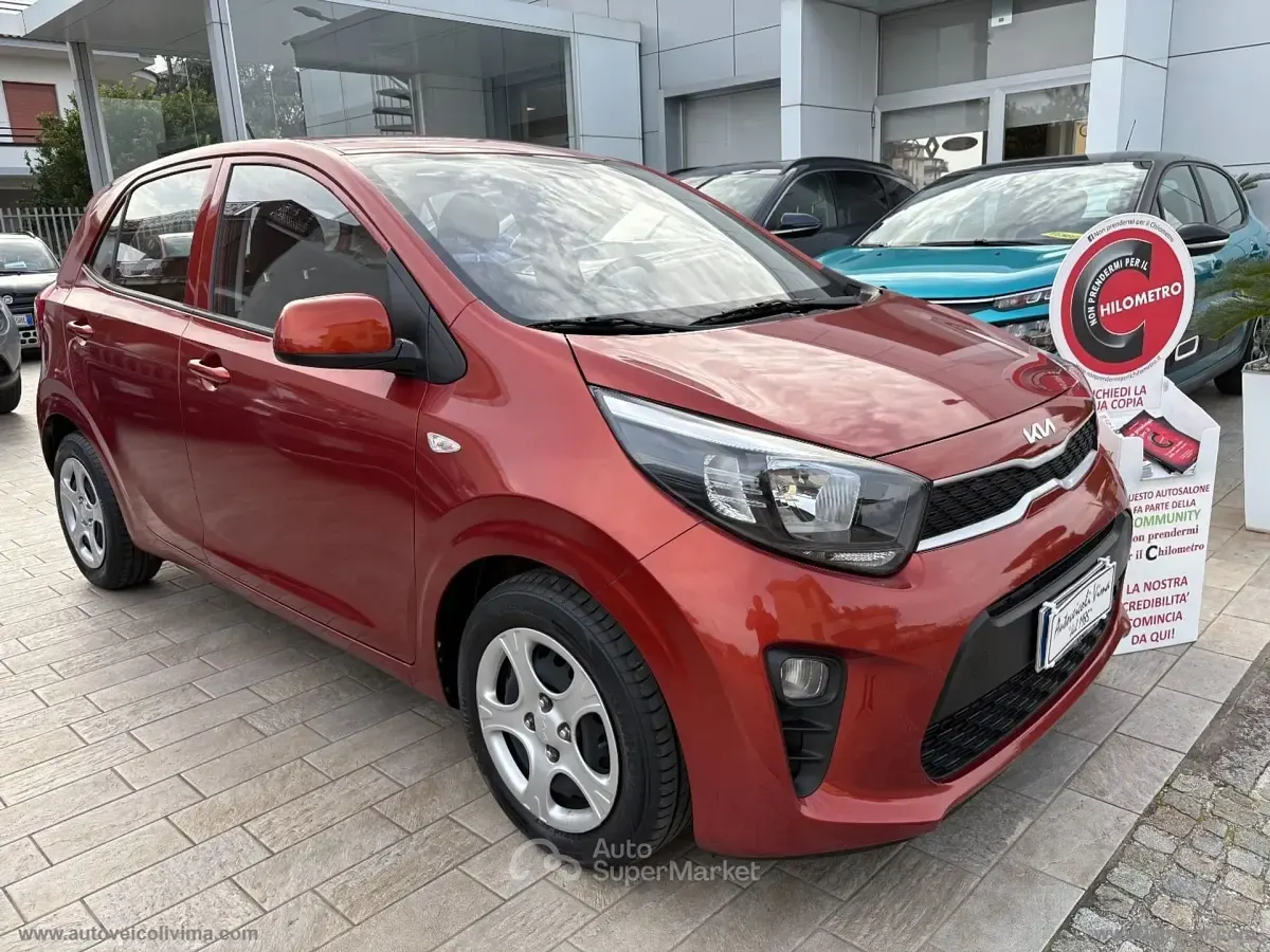 Usata Kia Picanto Urban 67 CV (49 kW) 2023 Rosso Utilitaria