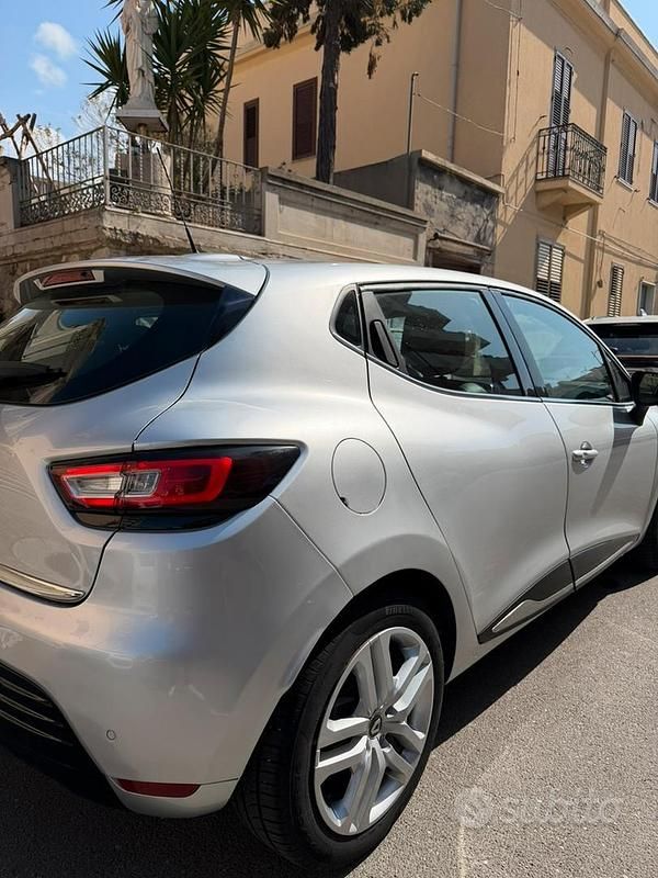 Usata Renault Clio IV 90 CV (66 kW) 2019 Grigio Utilitaria