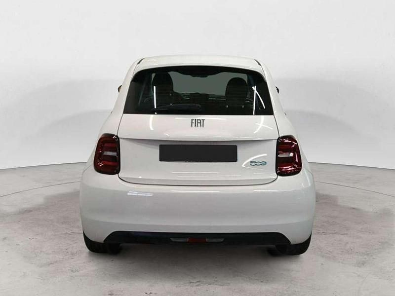 Usata Fiat 500e Action 69 kW (95 CV) 2022 Bianco Berlina