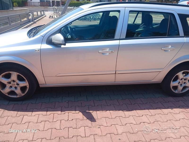 Usata Opel Astra 60 CV (44 kW) 2007 Station wagon