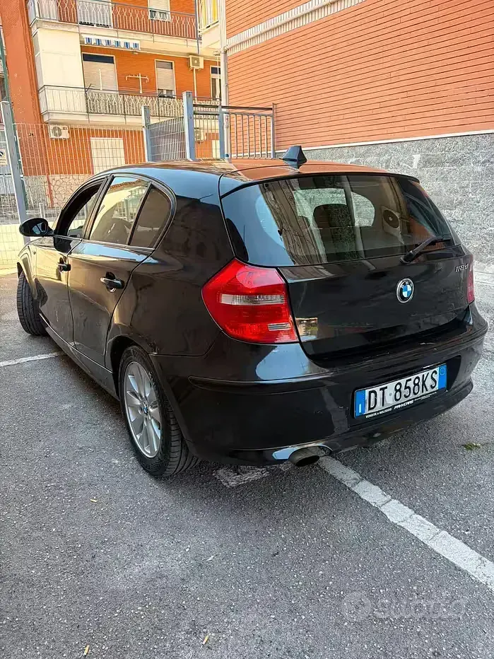 Usata BMW 118 166 CV (122 kW) 2008 Nero Utilitaria