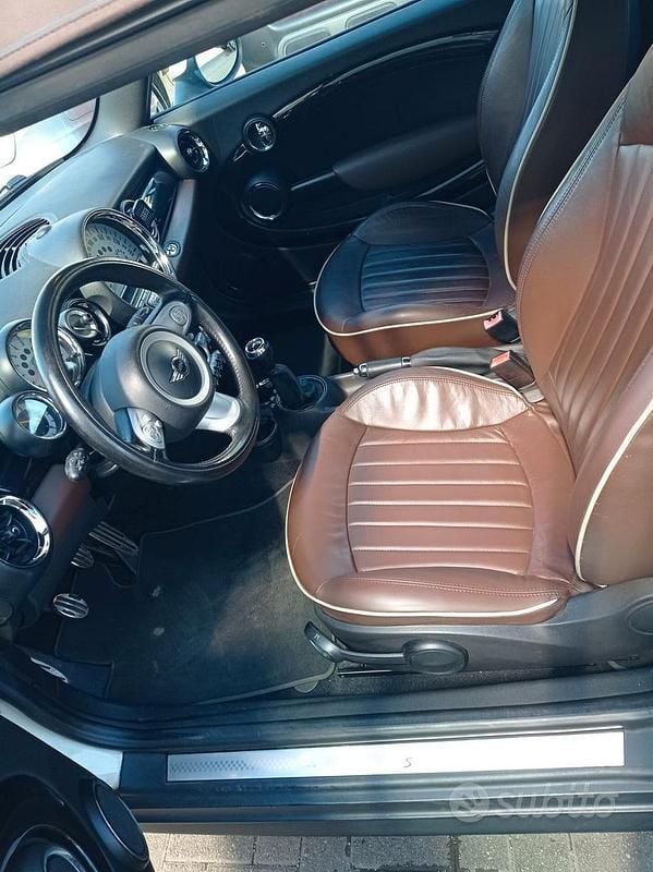 Usata Mini Cooper S Cabriolet 184 CV (135 kW) 2010 Marrone Cabrio