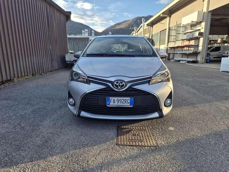 Usata Toyota Yaris Cool 69 CV (50 kW) 2015 Utilitaria