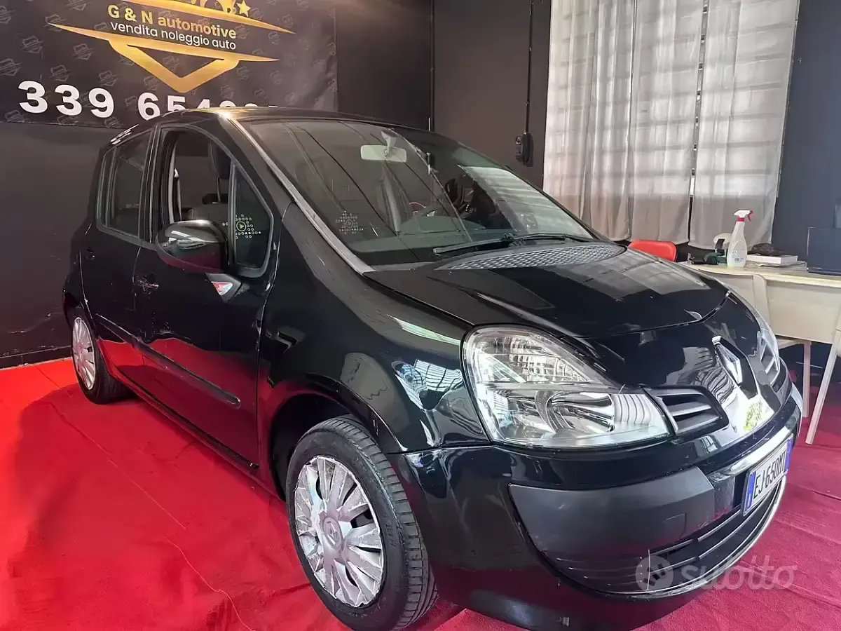 Usata Renault Modus 75 CV (55 kW) 2012 Nero Monovolume