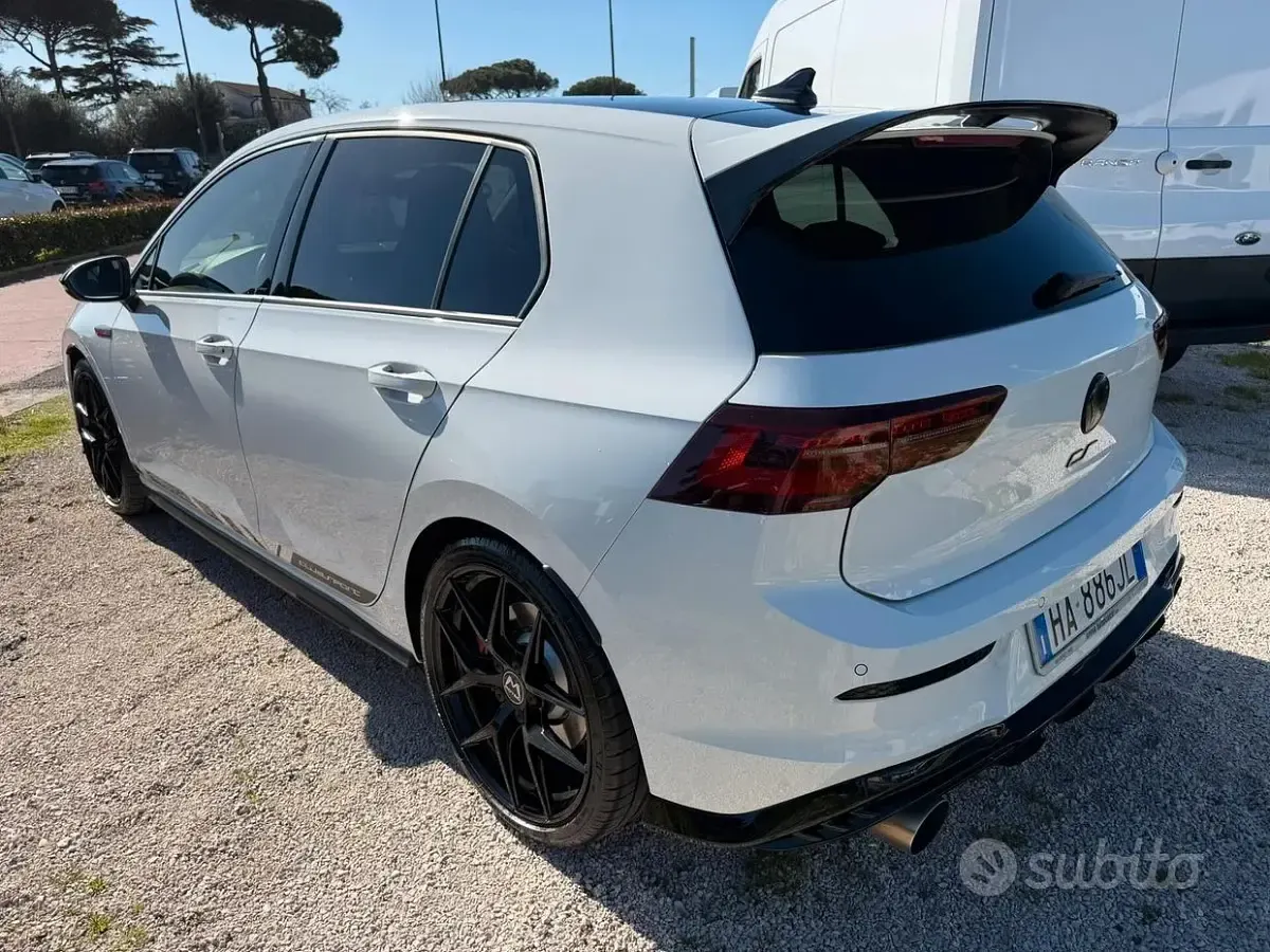 Begagnad VW Golf VIII GTI 320 HK (235 kW) 2023 Vit Sedan