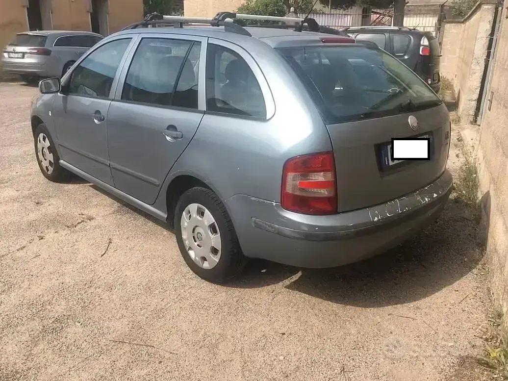 Usata Skoda Fabia Ambiente 75 CV (55 kW) 2004 Grigio Berlina