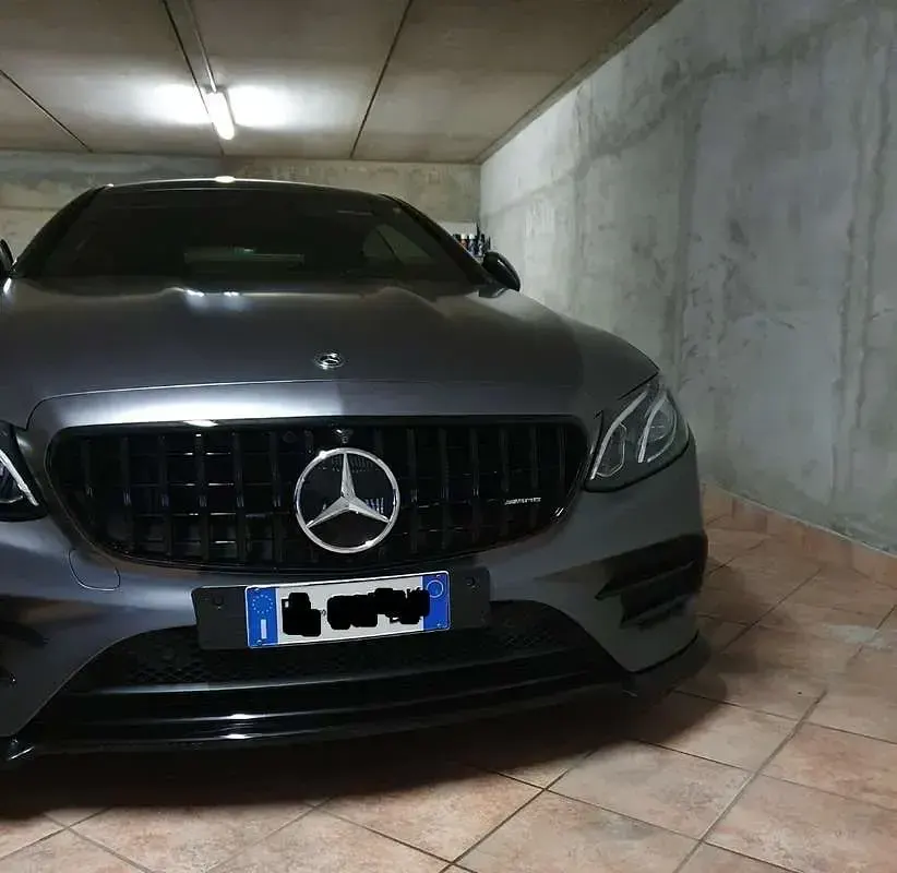Usata Mercedes E220 Premium 194 CV (142 kW) 2017 Grigio Coupé