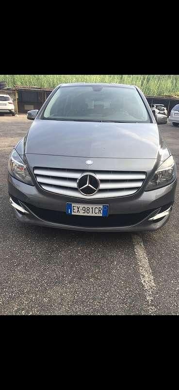 Usata Mercedes B200 Premium 156 CV (114 kW) 2014 Grigio Monovolume