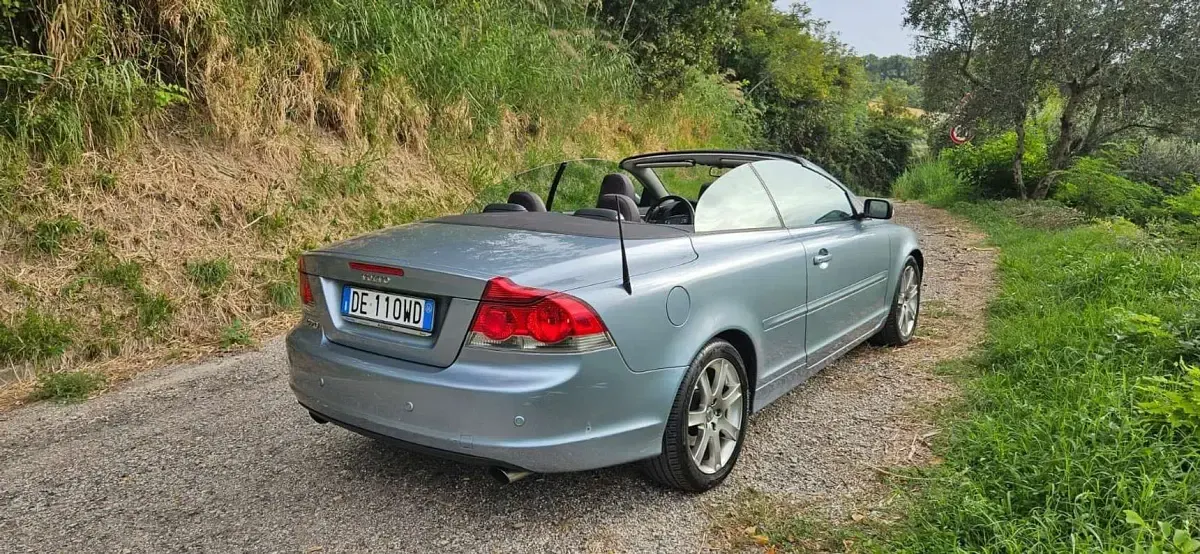 Usata Volvo C70 Momentum 179 CV (131 kW) 2006 Cabrio
