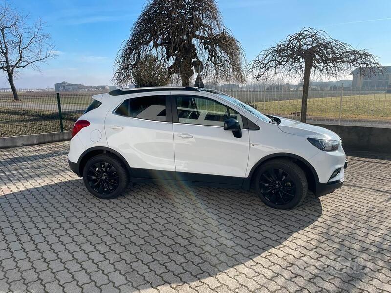 Bianco Usata 2018 Opel Mokka X S SUV | 13.600 € (Cara) - Immagine 1/4