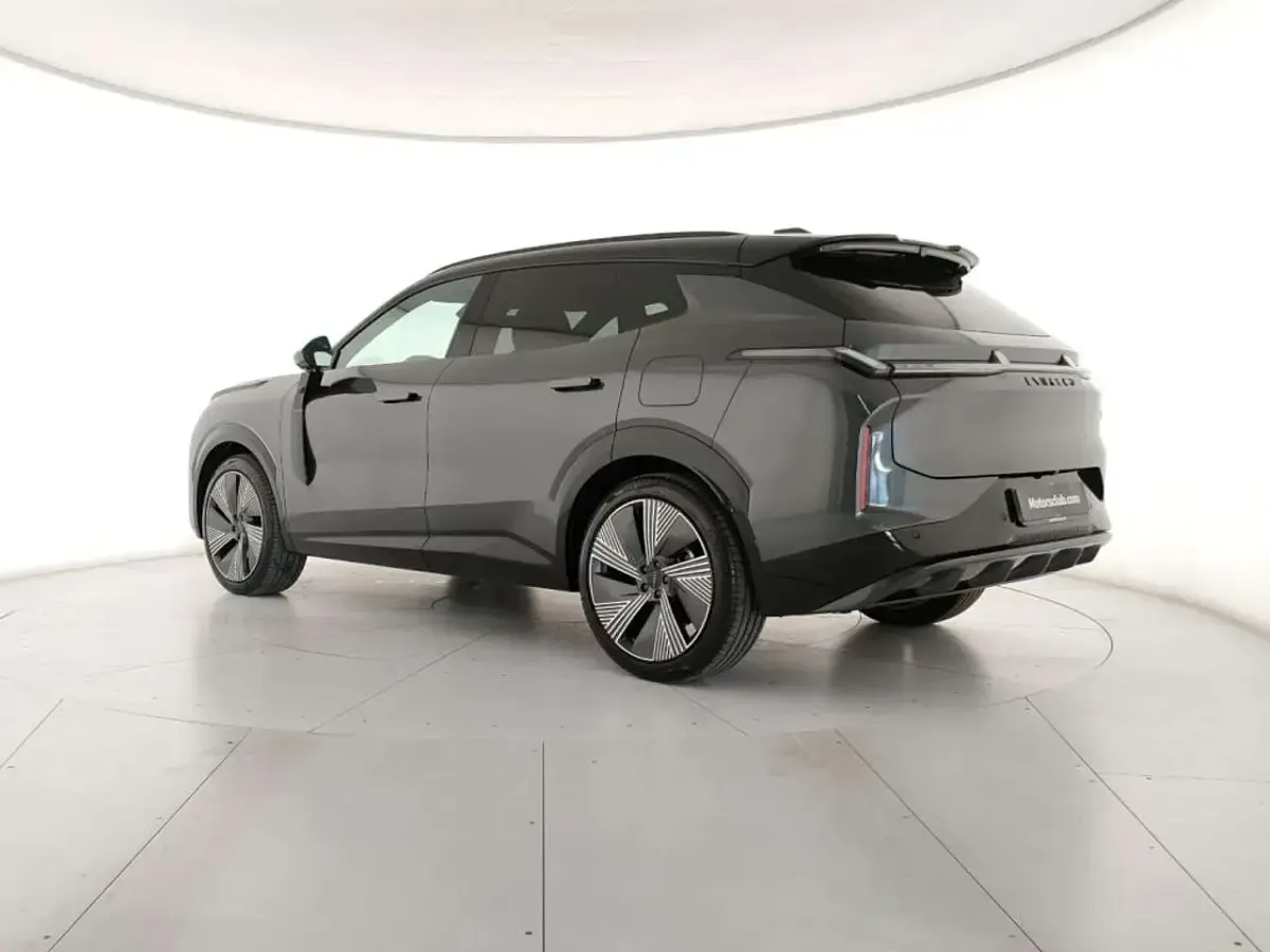 Nuova Lynk & Co 08 139 CV (102 kW) 2026 Grigio SUV