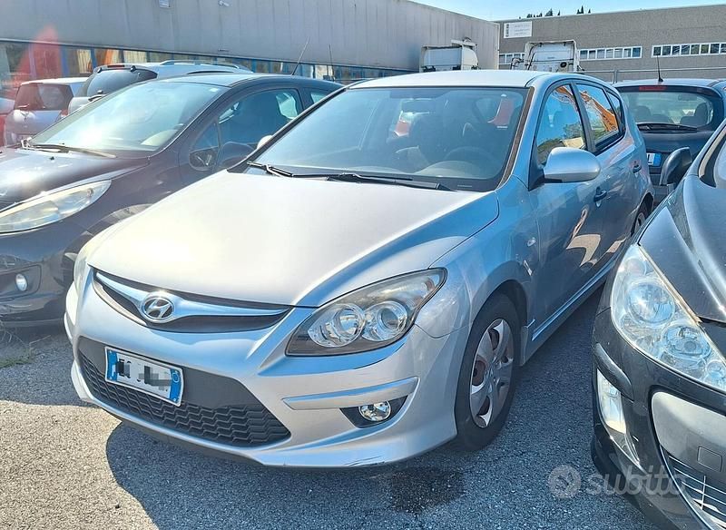 Usata Hyundai i30 Active 108 CV (79 kW) 2010 Argento Berlina