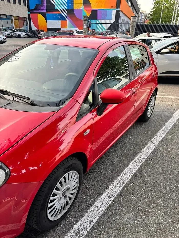 Usata Fiat Punto 77 CV (56 kW) 2013 Rosso Utilitaria