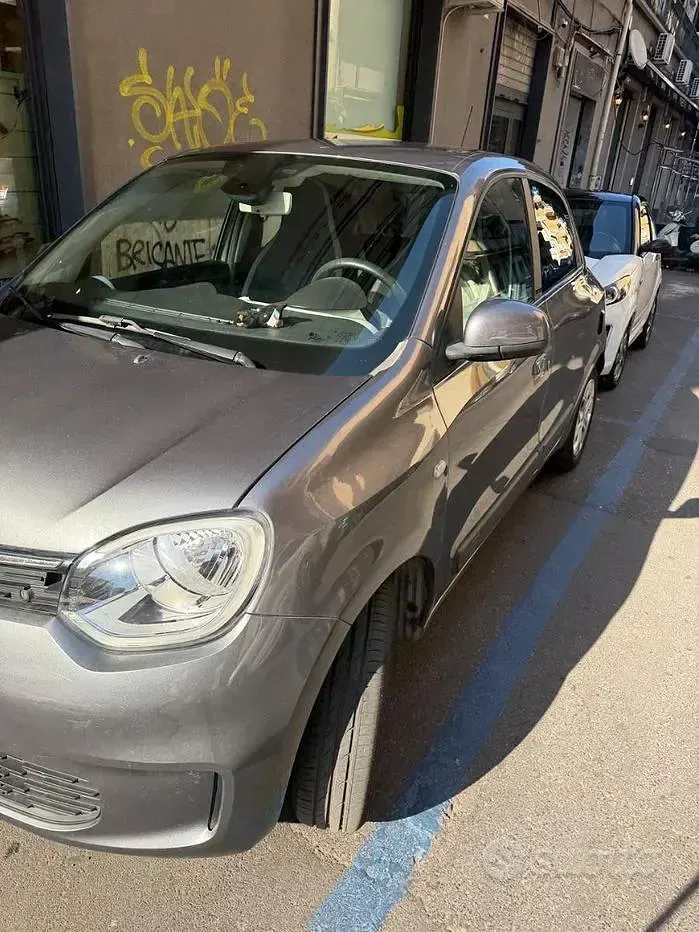Usata Renault Twingo Zen 30 kW (42 CV) 2021 Grigio Utilitaria